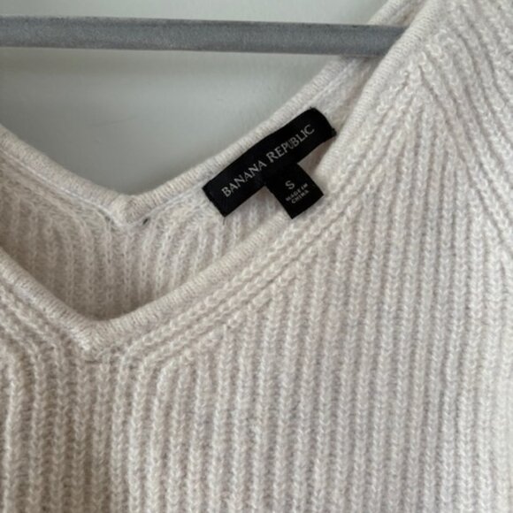 Banana Republic Double-V Sweater Size S - Picture 3 of 4